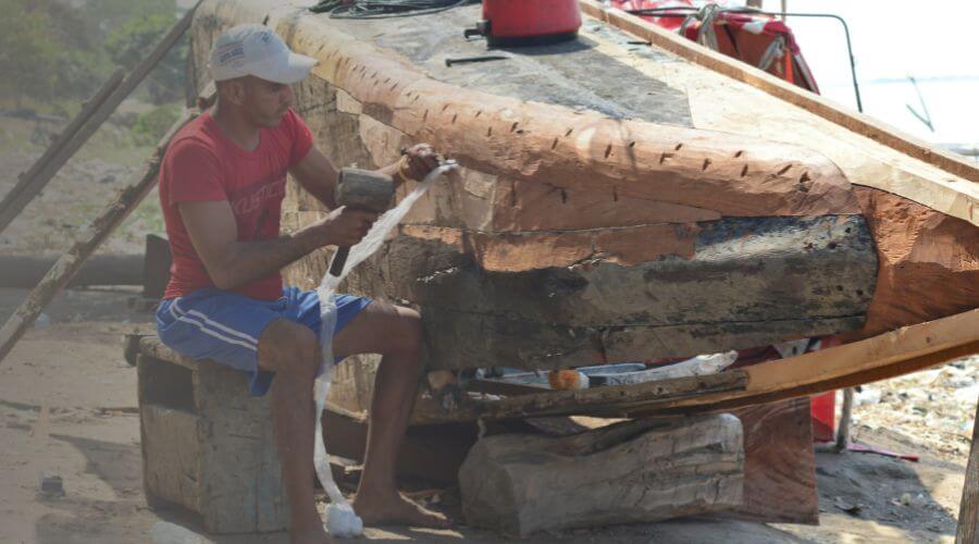 Why choose water damage restoration service for commercial flood cleanup in Santa Ana